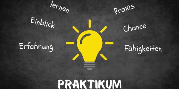 Glühlampe mit Schrift Praktikum